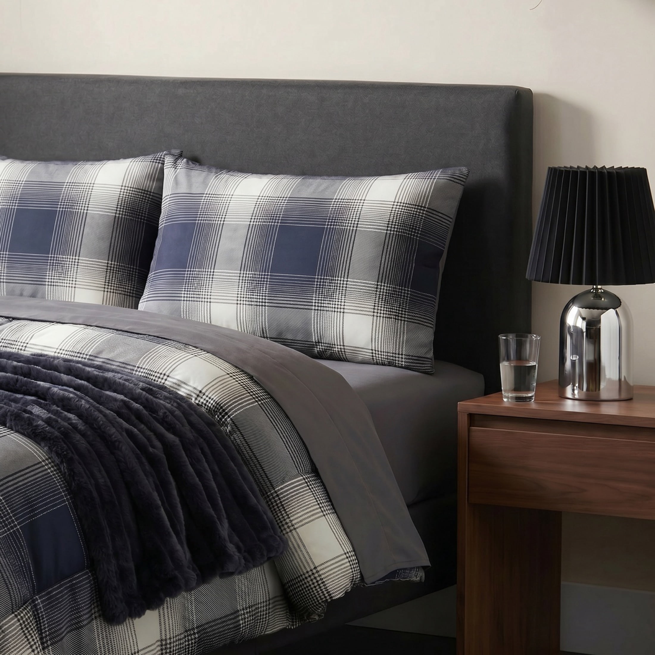 Mainstays Shadow Plaid 3-Piece Grey Comforter Set, Full/Queen