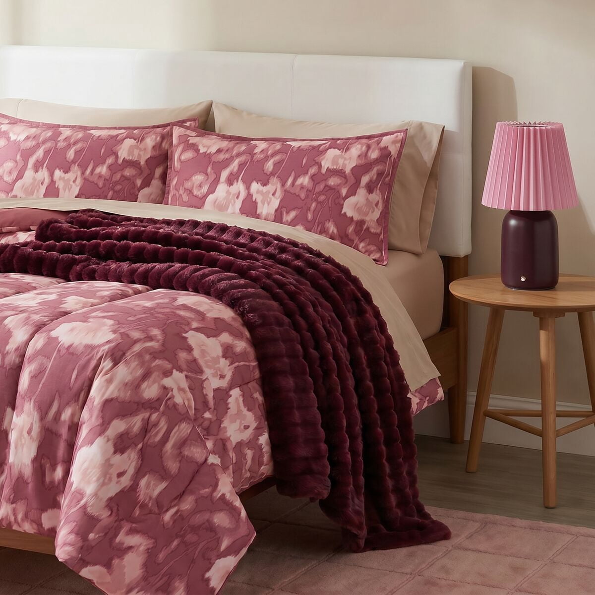 Mainstays Blurred Rose 3-Piece Pink Comforter Set, Full/Queen