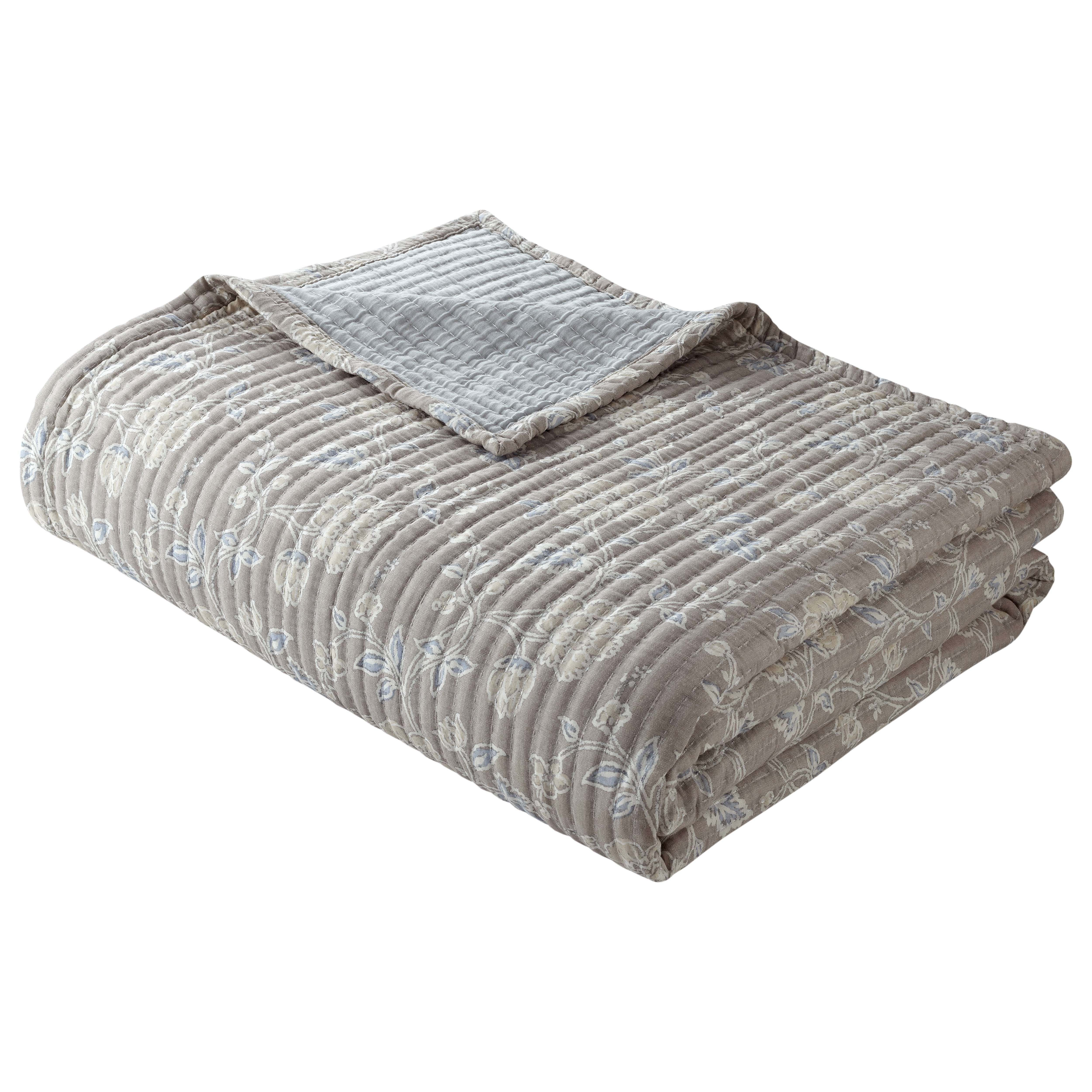 Mainstays 100% Cotton Matelassé Quilt, Full/Queen, Reversible , Beige Floral - Walmart.com
