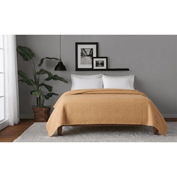 Mainstays 100% Cotton Matelassé Quilt, Full/Queen, Reversible, Yellow