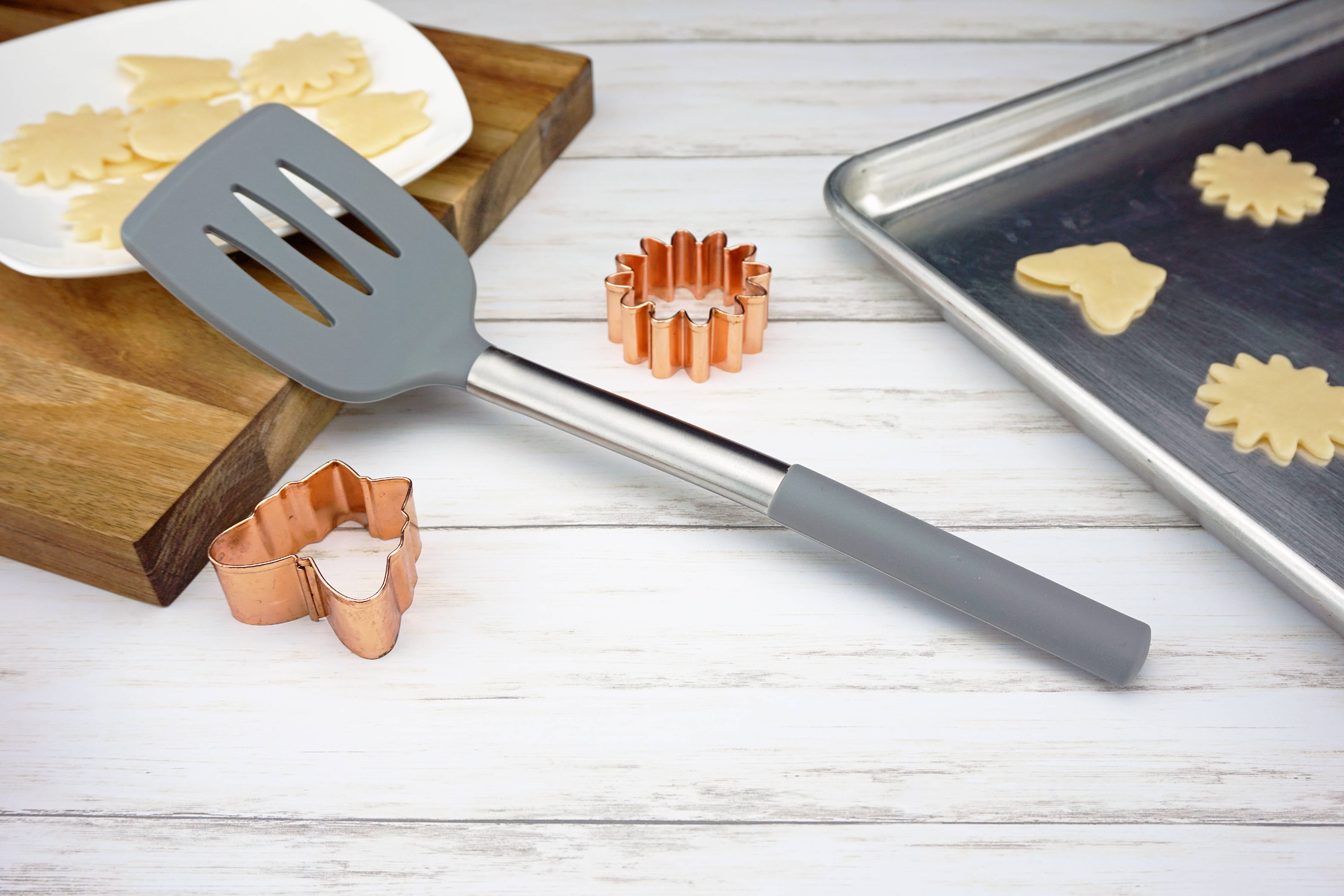 https://i5.walmartimages.com/seo/Mainstays-Gray-Flannel-Stainless-Steel-Silicone-Slotted-Food-Spatula-Turner_9b0cb61c-db6e-4c20-bff8-4a411e5f4343_5.085d98b91e7d4edfa37e7425517ba434.jpeg