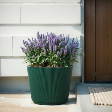 Mainstays Green Parker 100% Recycled Resin Planter, 13.9in x 13.9in x 11.4in