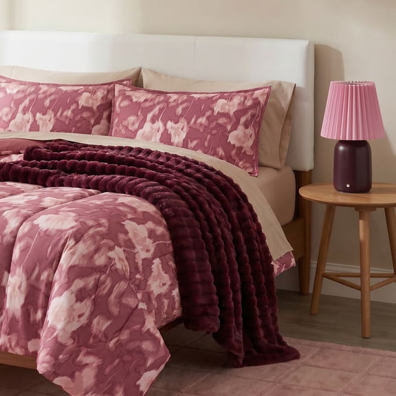 Mainstays Blurred Rose 3-Piece Pink Comforter Set, King