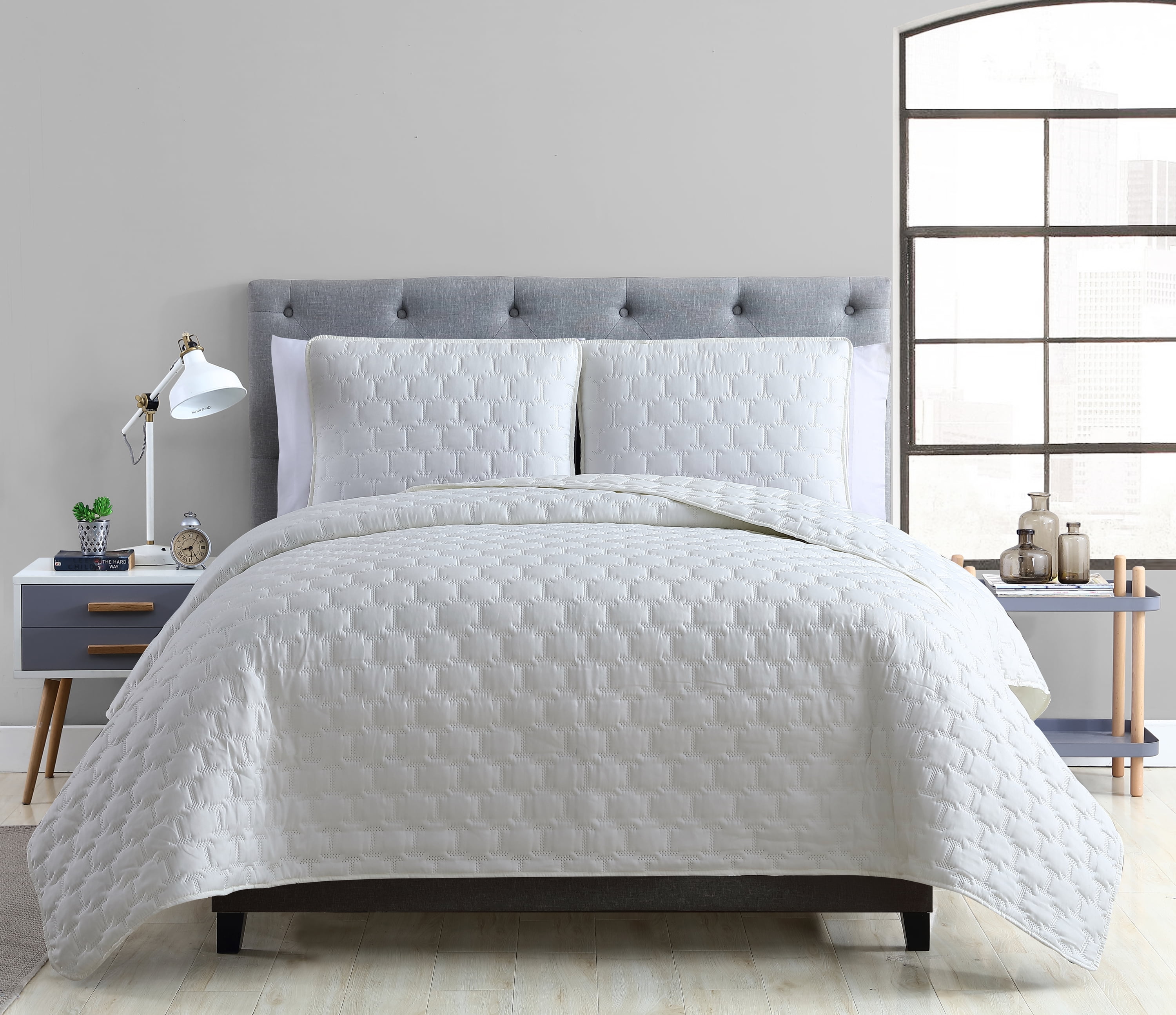 Mainstays Maxton Ultra Soft Pinsonic Full/Queen Quilt Set, Light Grey