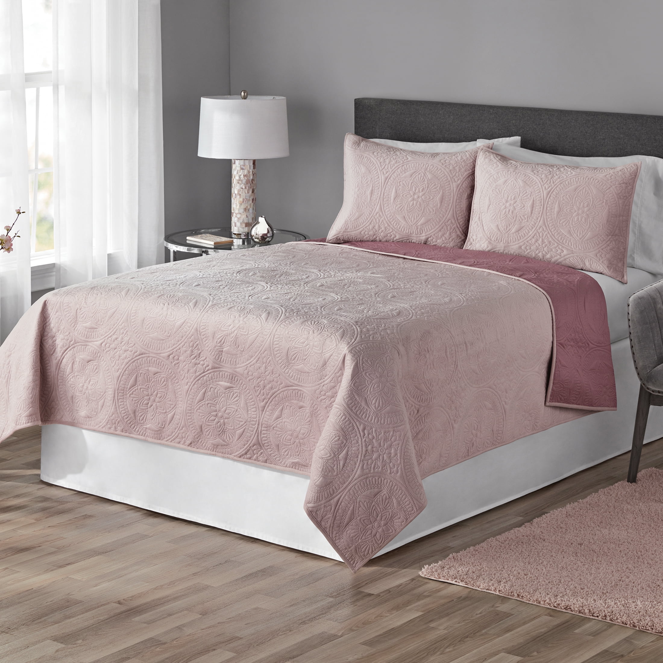 Mainstays Mink Lilac Medallion Polyester Quilt, Full/Queen, Adult Reversible