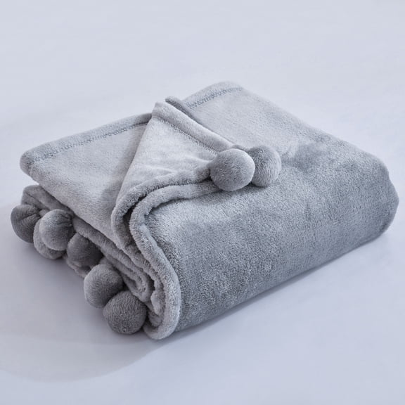 Mainstays Ms Pom Throw Soft Silver, 50"x70"