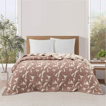 Mainstays Paisley Floral Rust Quilt, Full/Queen