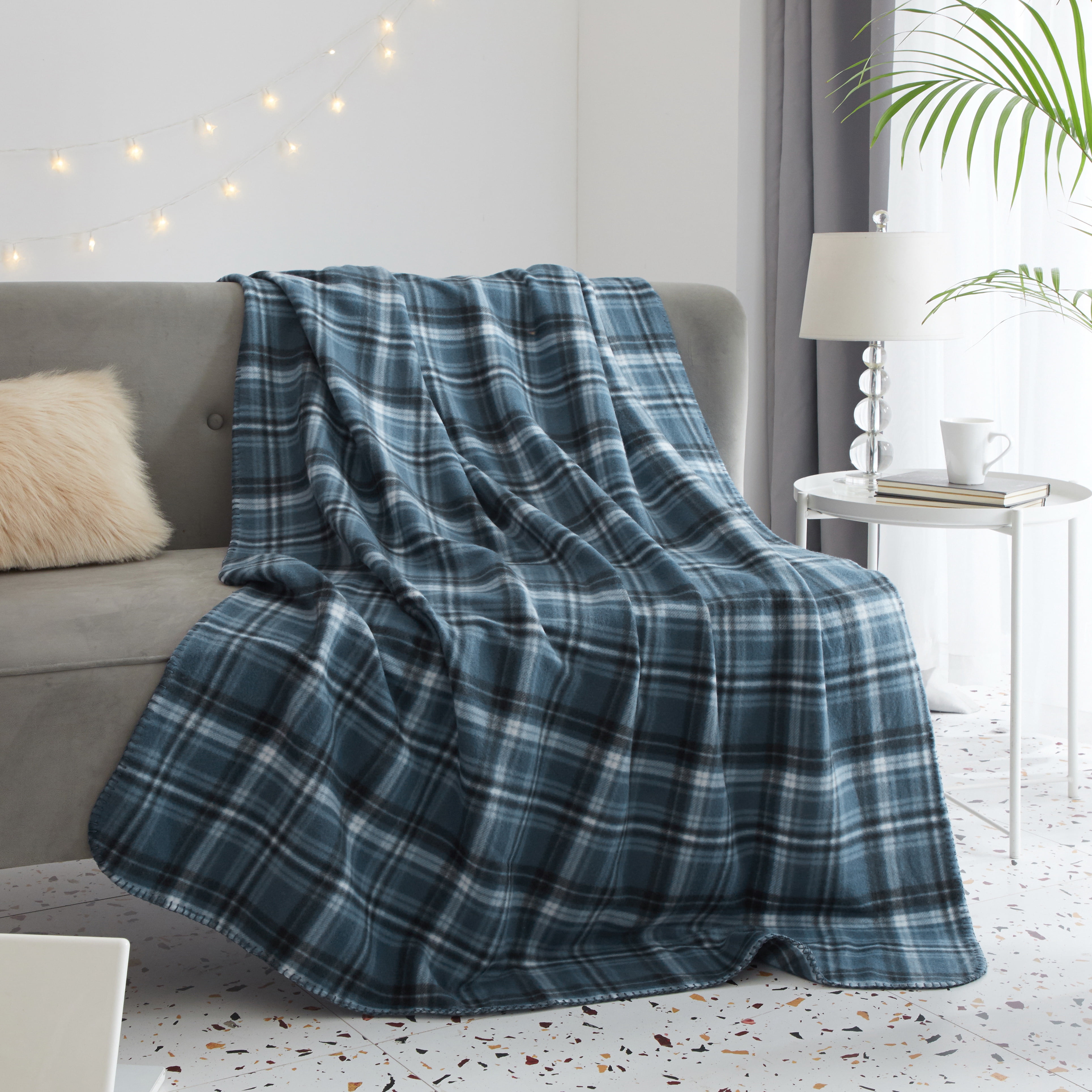 Mainstays Plush Throw, 50" x 60", Blue Plaid