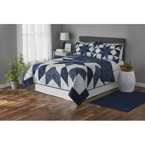 Mainstays Classic Blue Star Microfiber Quilt, Reversible, King