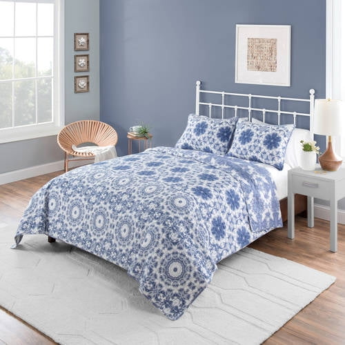 Mainstays Reversible Quilt Set, Blue Floral