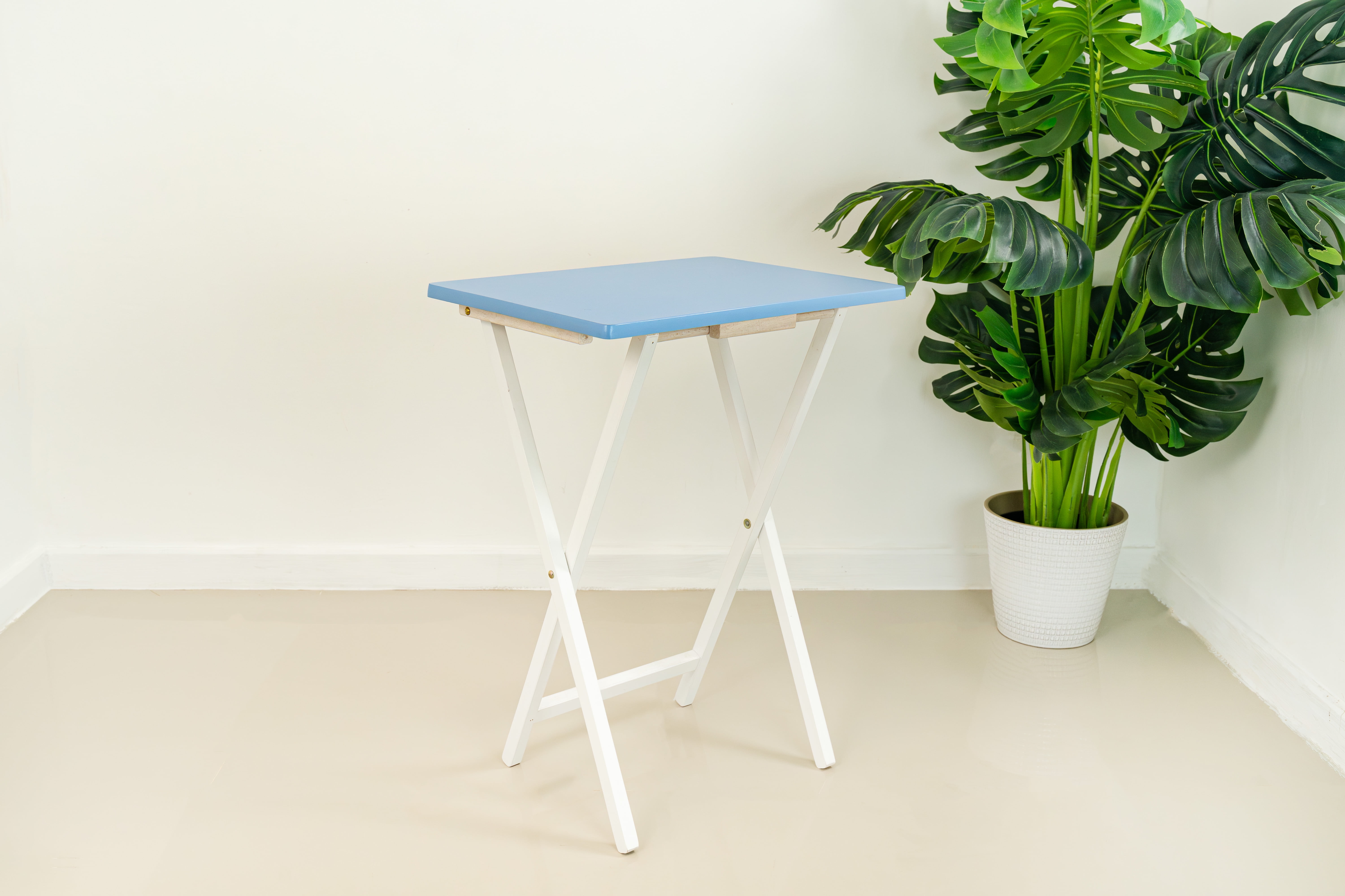 Mainstays Indoor Folding Tray Table in Seaside L19 x W14.5 x H26 inches.