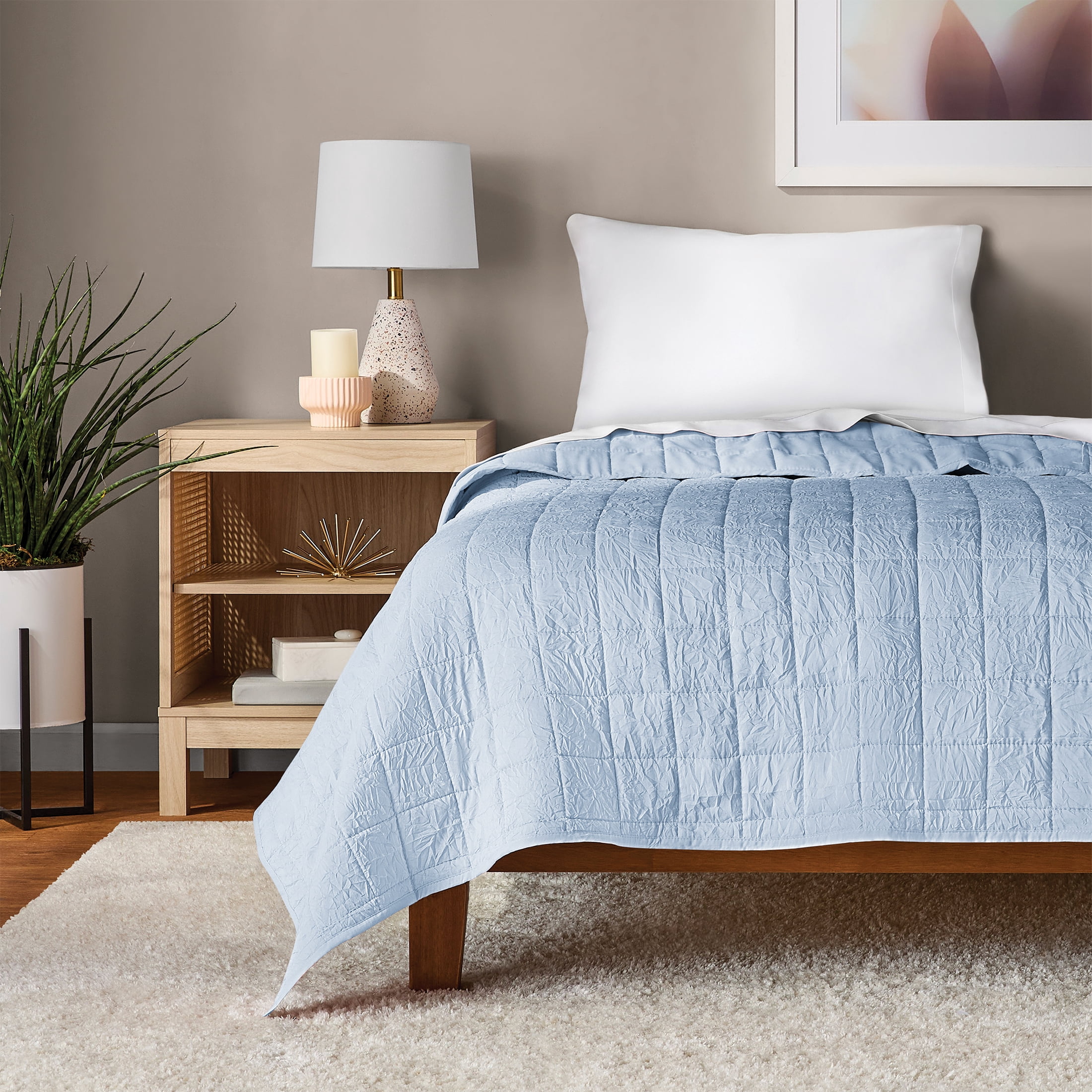 Mainstays Quilts Blue Solid Print Microfiber Quilted, Twin/Twin-XL - Hypoallergenic