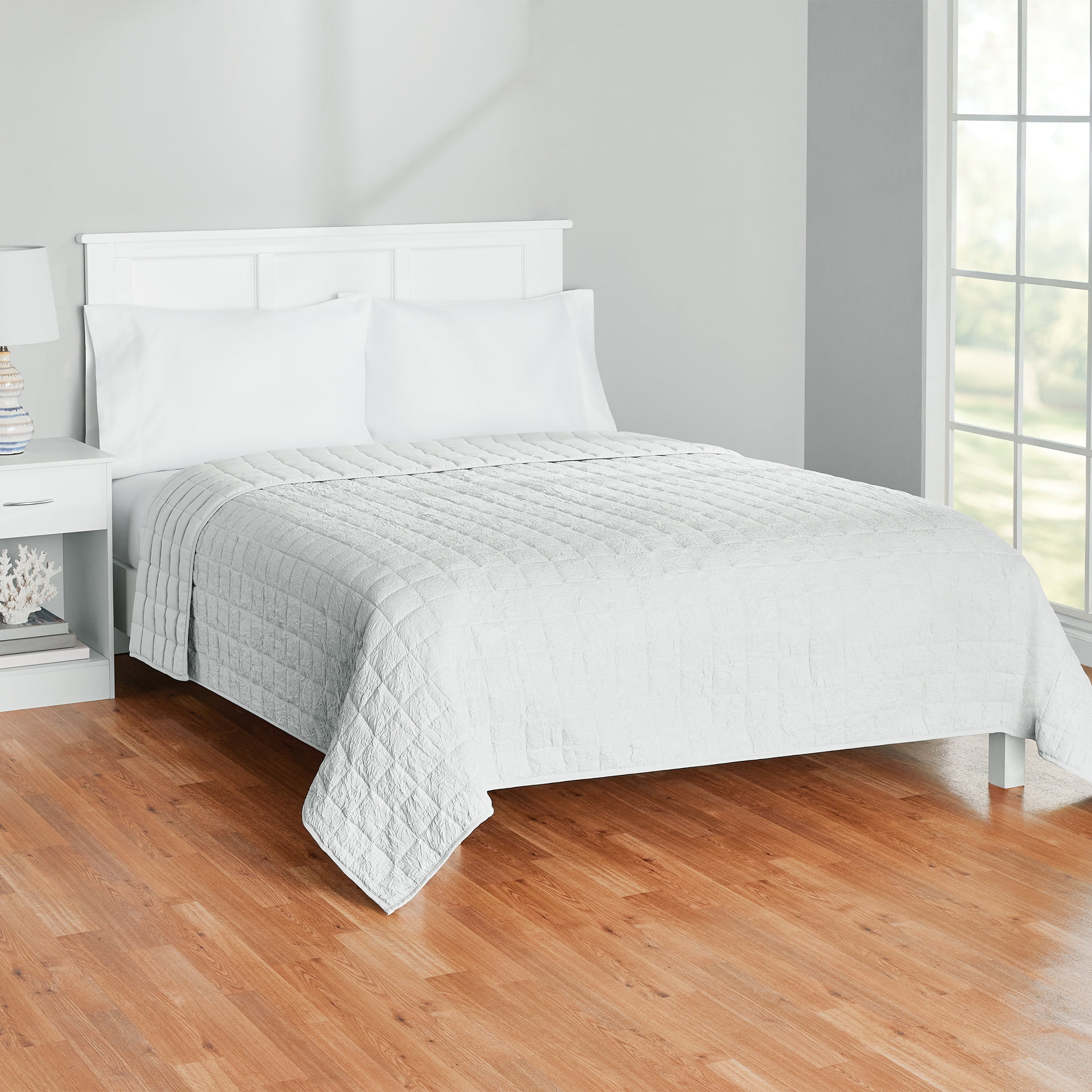 Mainstays Crinkle Quilt, King, White, Soft Wash Microfiber Bedding