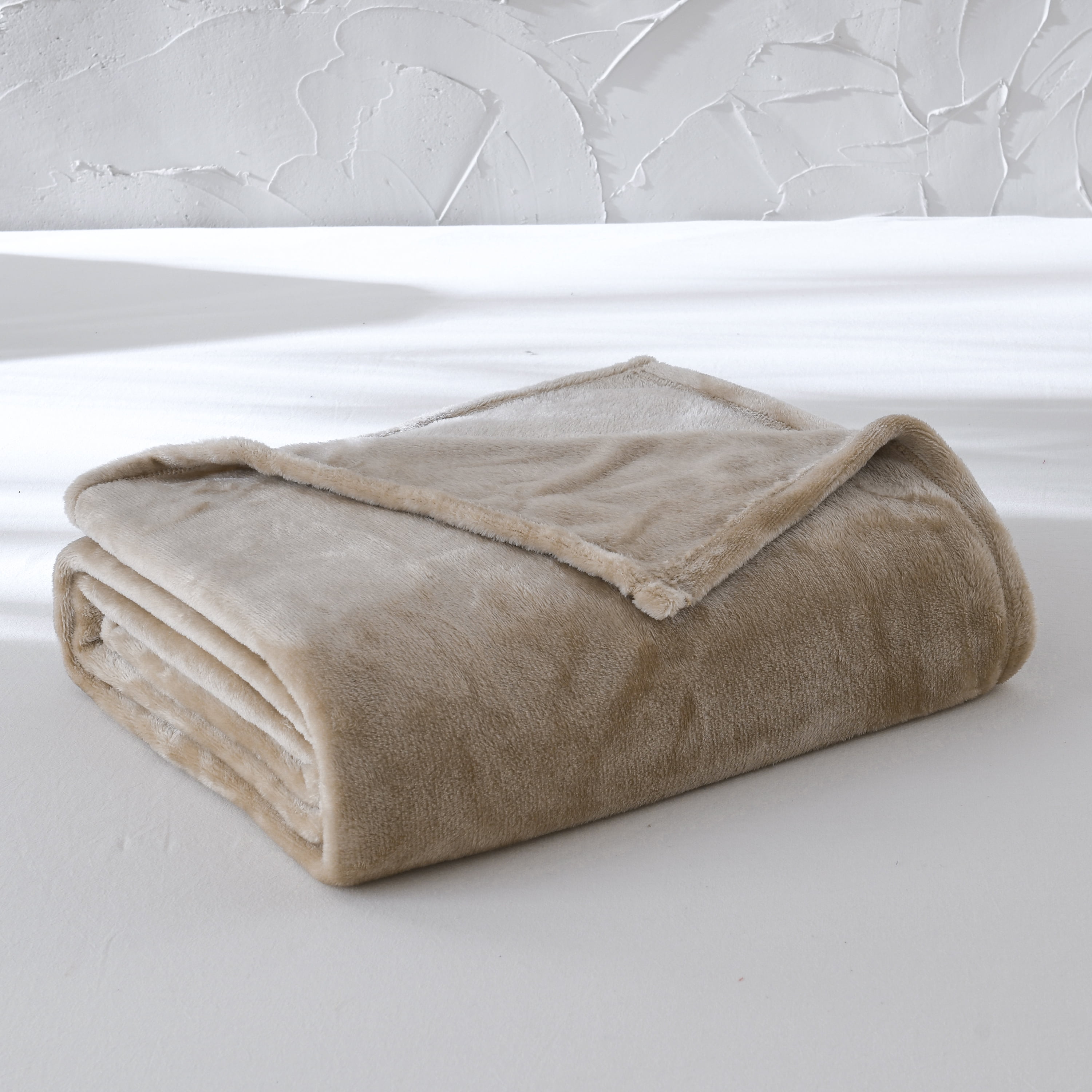 Mainstays Super Soft Plush Blanket, Brown, Full/Queen, Adult/Teen