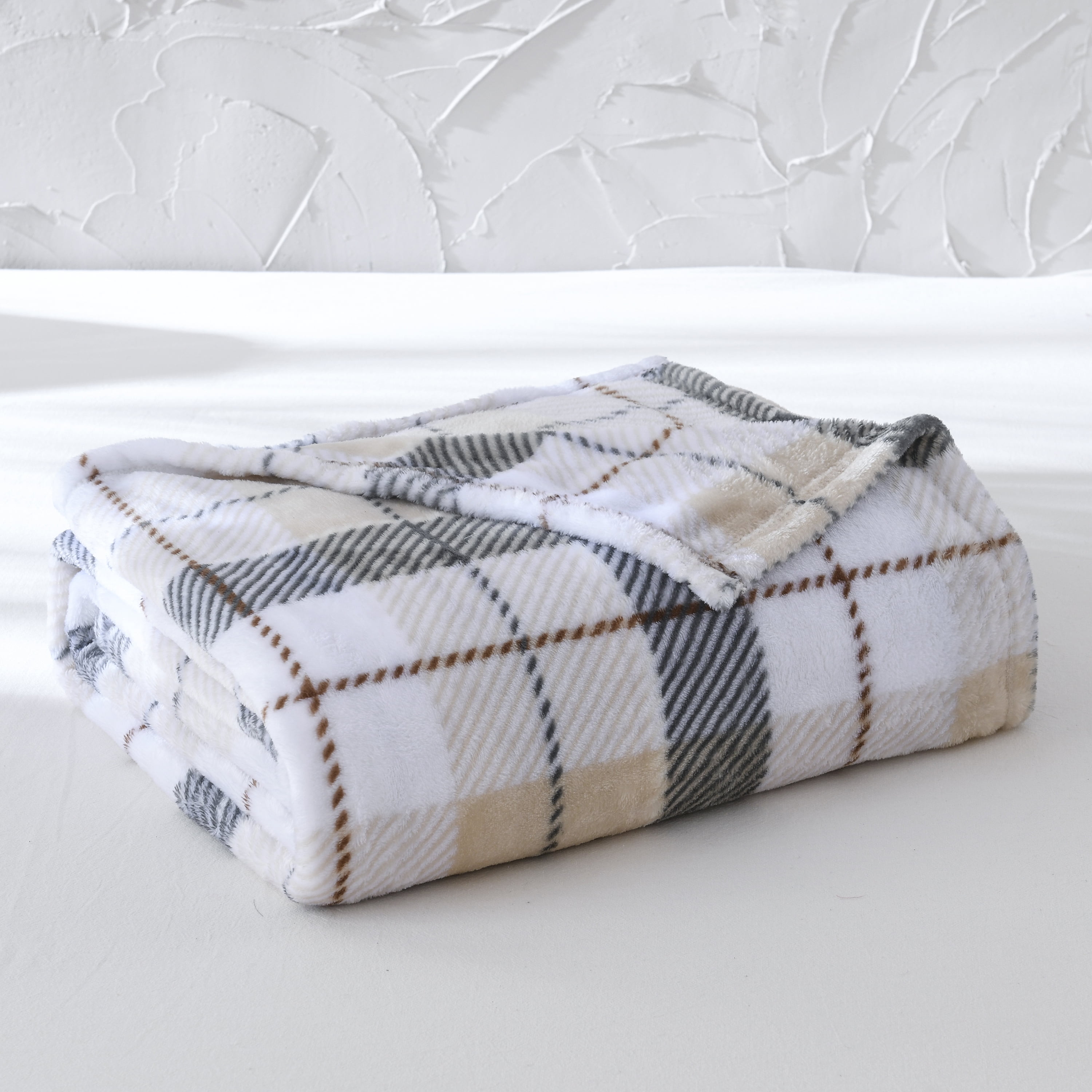 Mainstays Super Soft Plush Blanket, Brown Plaid, Full/Queen, Adult/Teen