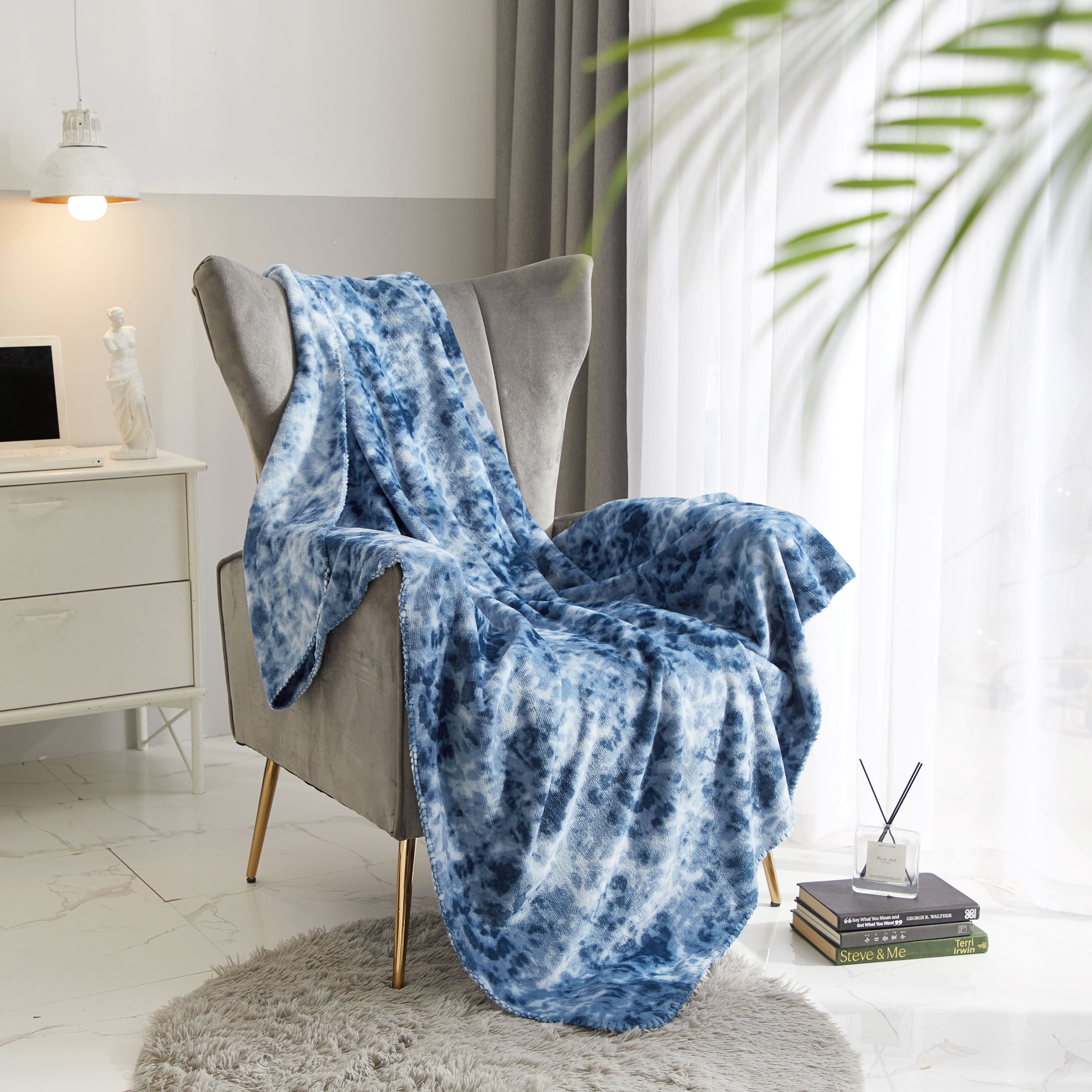 Mainstays Super Soft Plush Throw Blanket, 50 x 60, Blue Tie Dye