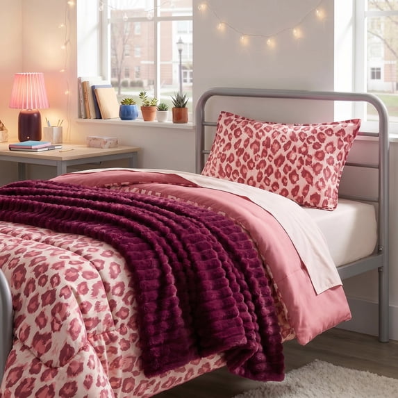 Mainstays Leopard Print 2-Piece Pink Comforter Set, Twin/Twin XL