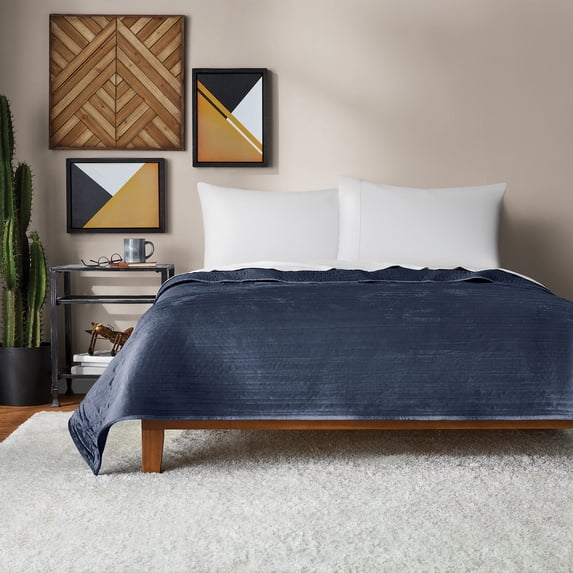 Mainstays Quilts Blue Solid Print, Polyester, Quilted, Full/Queen - Hypoallergenic