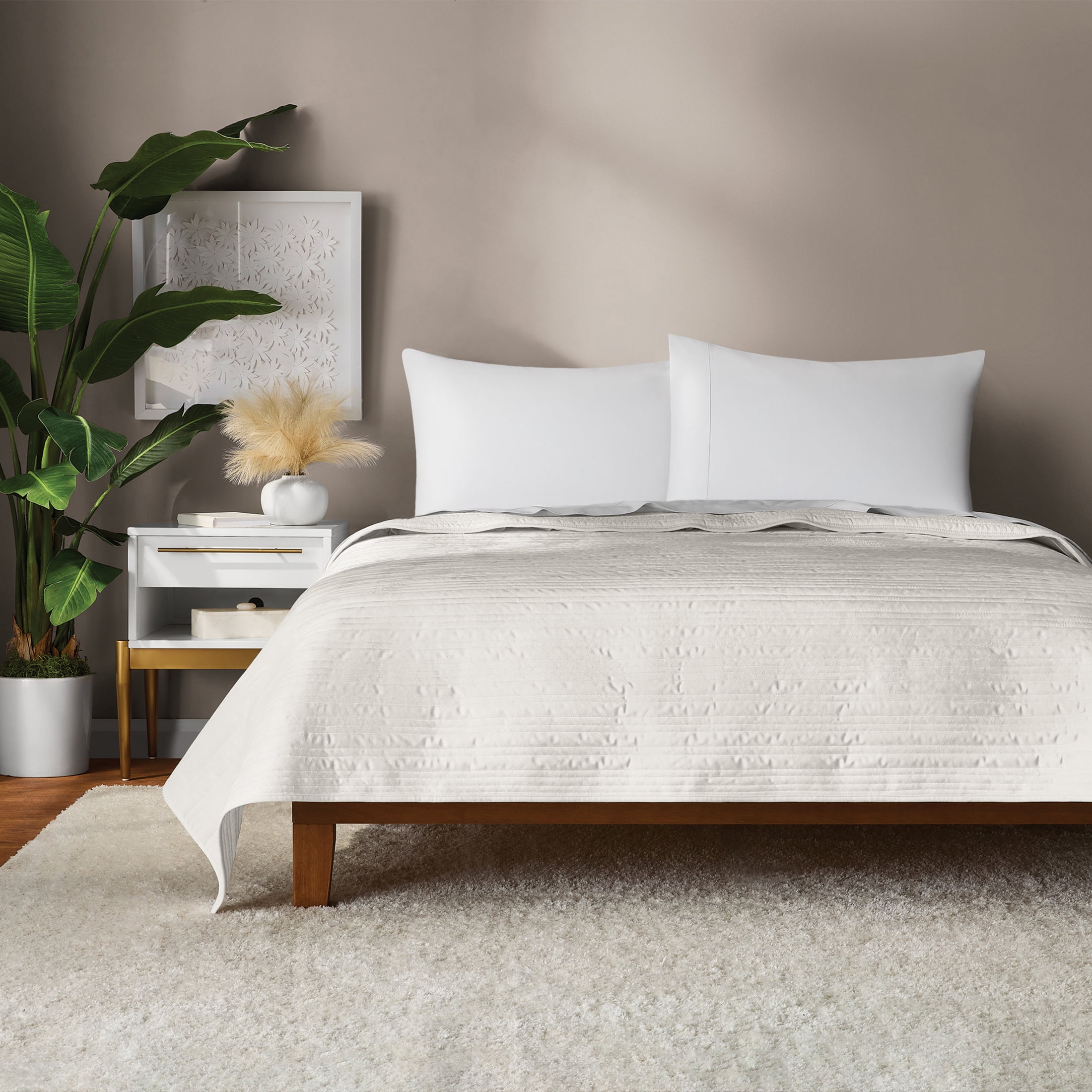 Mainstays Soft Velvet Quilt, King, Off-White, Soft & Cozy Bedding