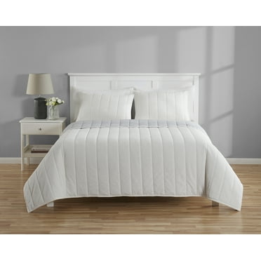 Mainstays Solid Textured Corduroy Striped Quilt, White, Full/Queen, All Ages