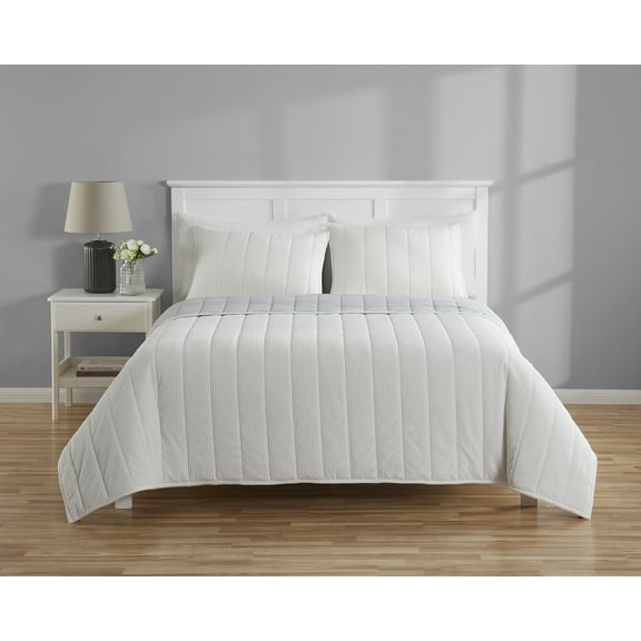 Mainstays Solid Textured Corduroy Striped Quilt, White, Full/Queen, All Ages