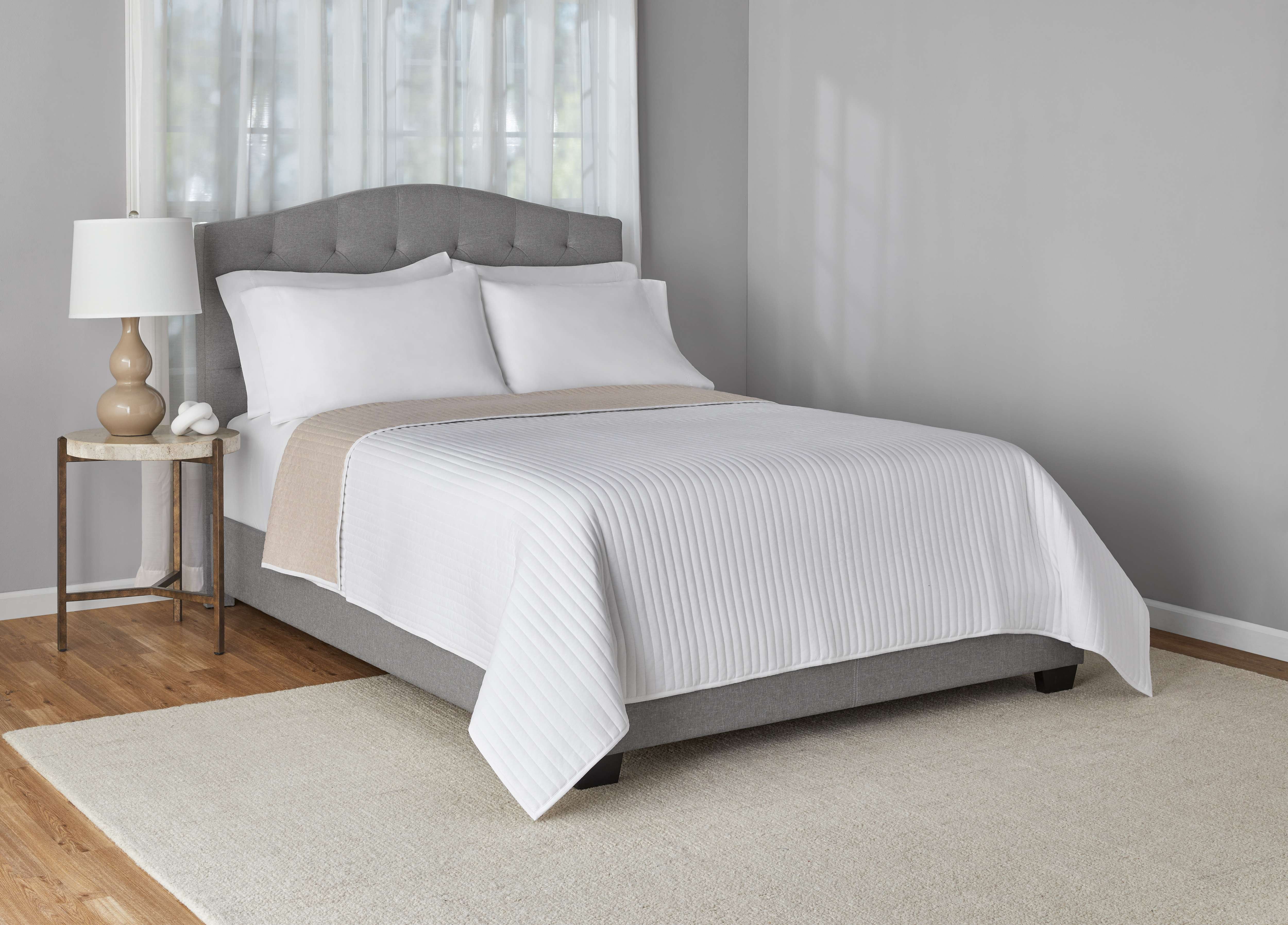 Mainstays Jersey Quilt Bedding Quilt off-White Solid Print 60% Cotton, 40% Polyester Jersey Knitted Weave Quilts, Full/Queen-Reversible, Breathable