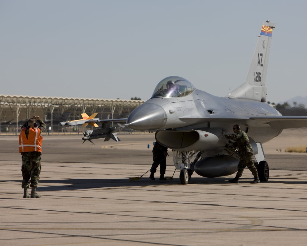 Maintenance crews perform preflight checks on an F-16 Fighting Falcon Canvas Art - HIGH-G ProductionsStocktrek Images (16 x 13)
