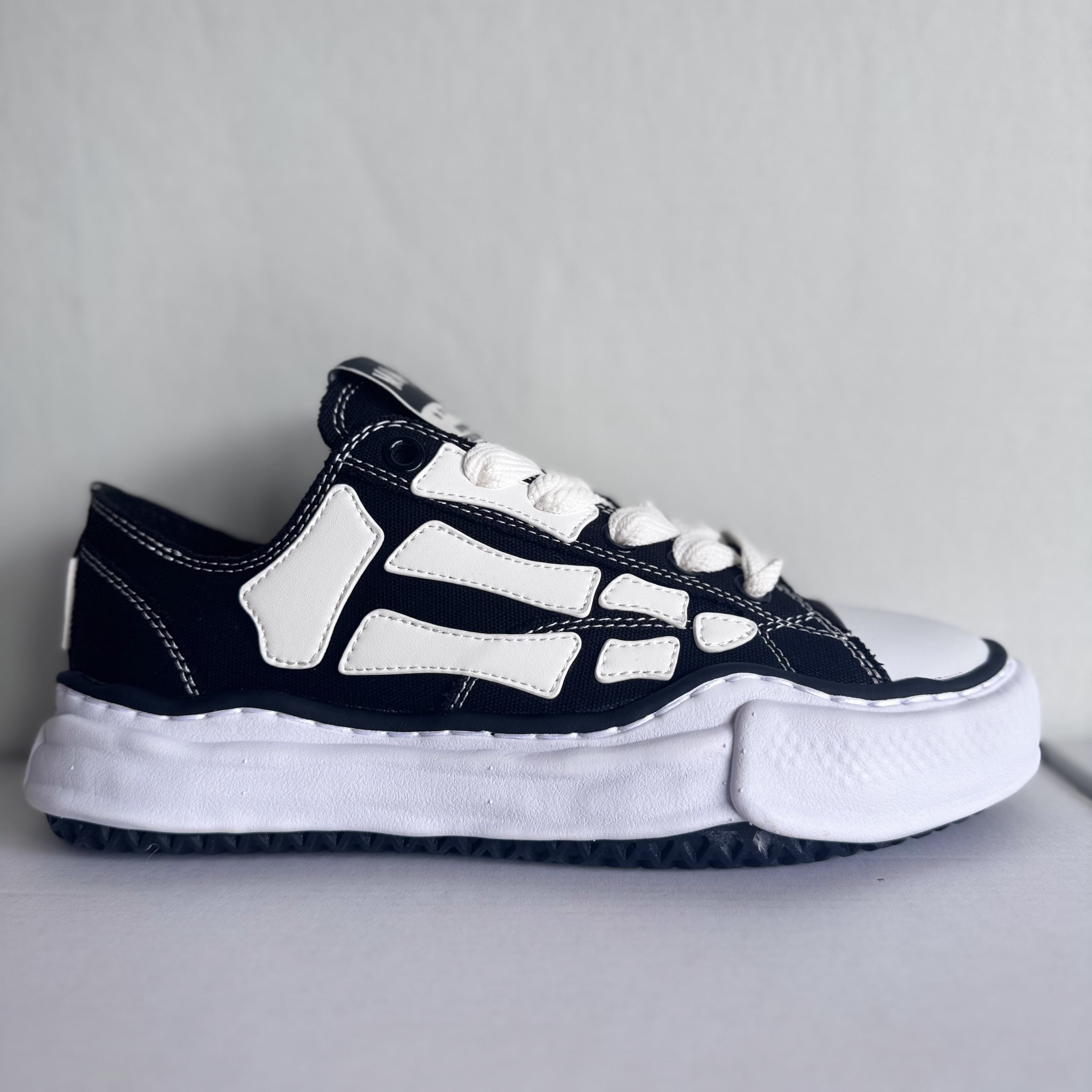 Maison MIHARA YASUHIRO Black PETERSON OG Sole Canvas Low-top