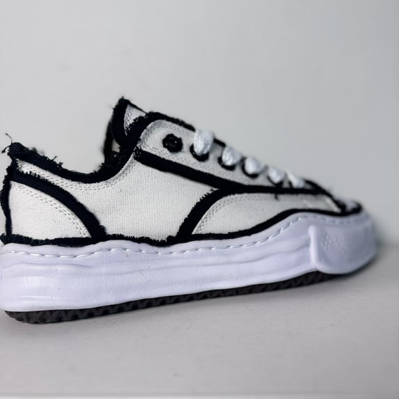 Maison Mihara Yasuhiro Peterson Overhanging Canvas Low Top in White