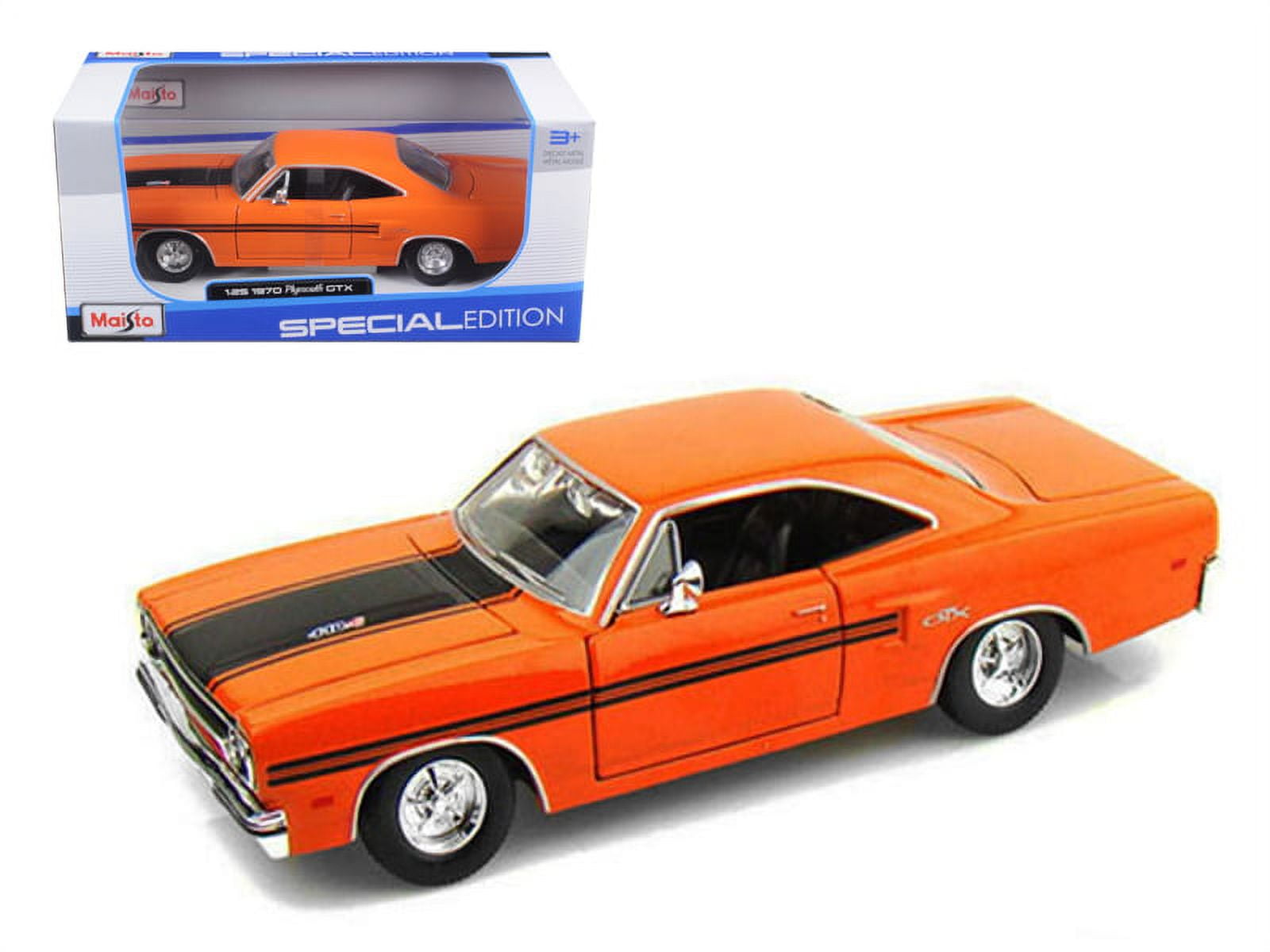 Maisto 1:25 Scale 1970 Plymouth GTX Orange Diecast Model Car