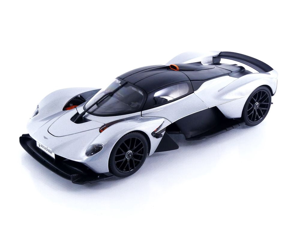 Maisto 2022 Aston Martin Valkyrie Silver and Matte Black 1:18