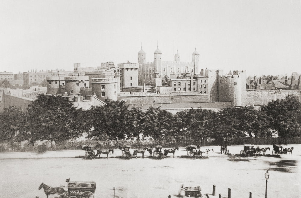 Her Majestys Royal Palace And Fortress Known As The Tower Of London London England In The Late 19Th Century From London Historic And Social Published 1902 Canvas Art - Ken Welsh Design Pics (19 x 12)