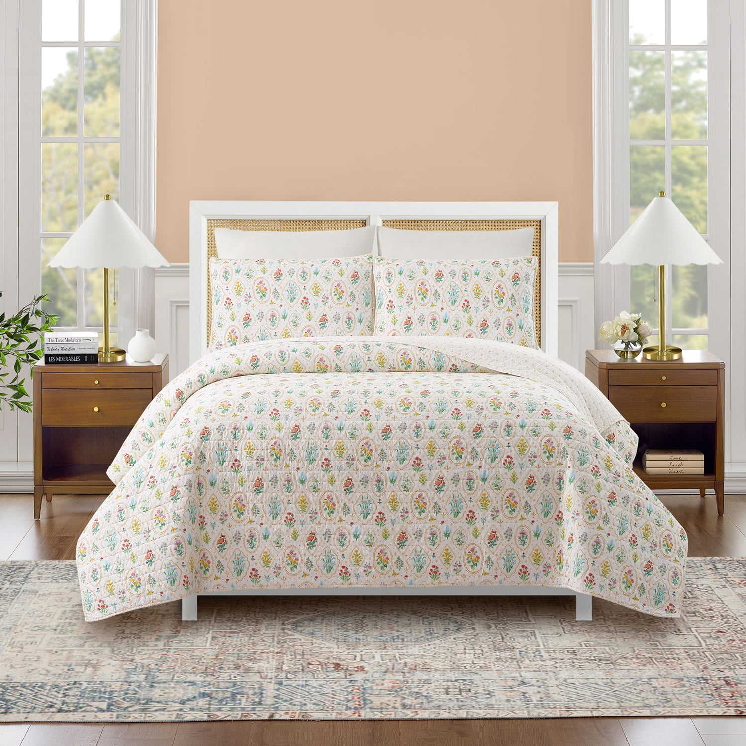 White Floral Reversible Cotton King Quilt Set