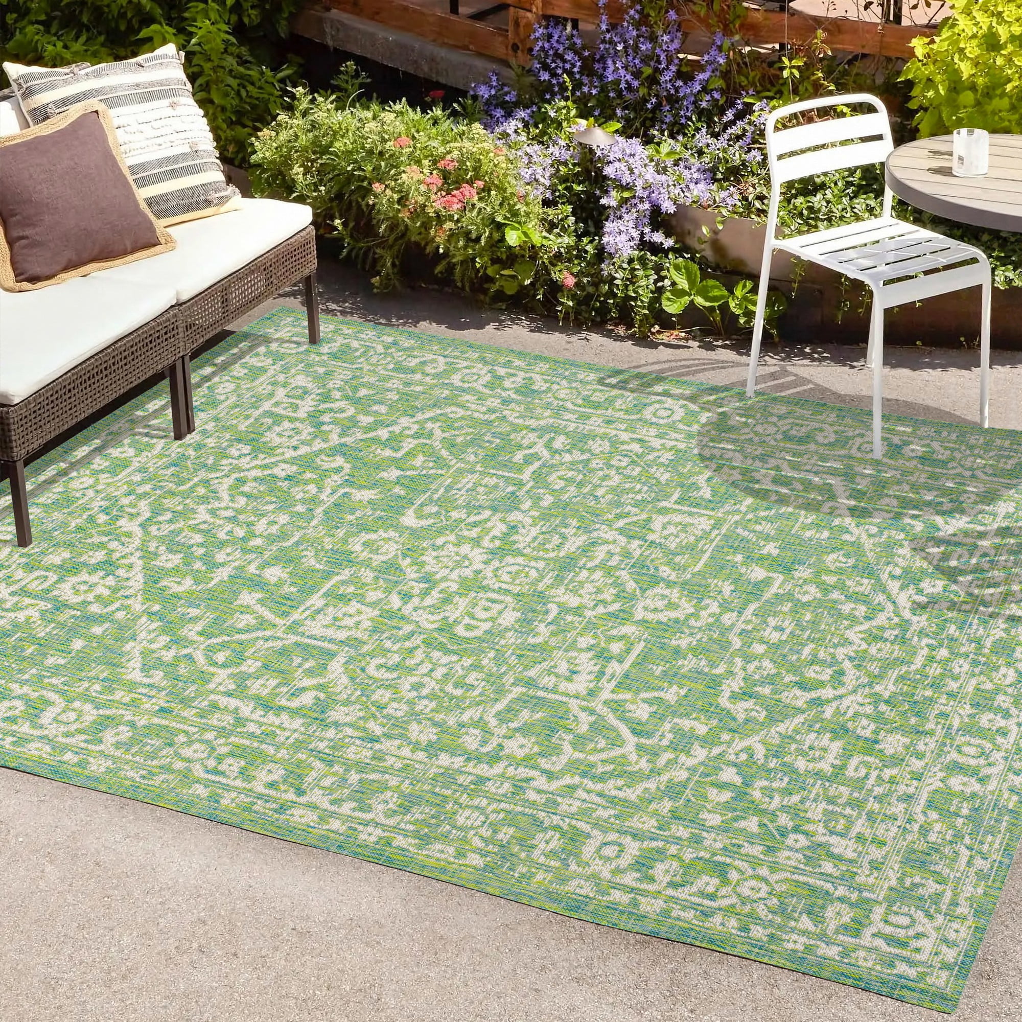 Bohemian Medallion Cream/Green Synthetic 4' x 6' Area Rug