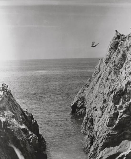 Man diving off a cliff into the sea La Quebrada Acapulco Guerrero Mexico Canvas Art - (18 x 24)