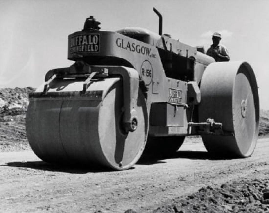 Man driving a steamroller Canvas Art - (18 x 24)