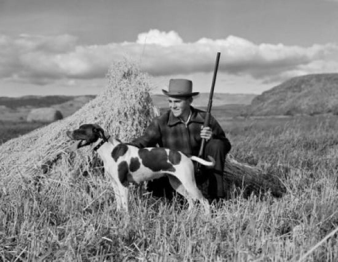 Man hunting with hunting dog Canvas Art - (18 x 24)
