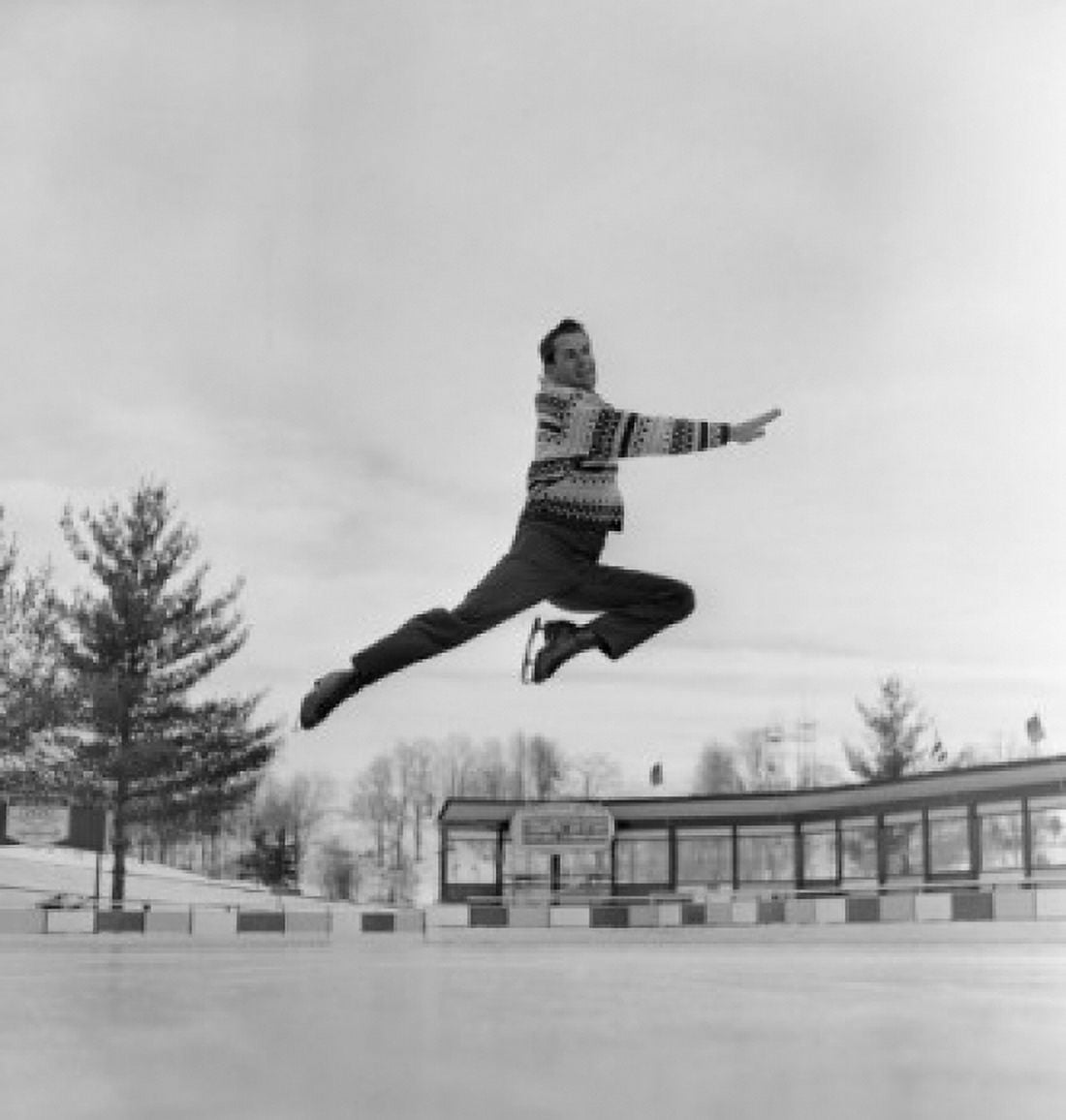 Man iceskating Canvas Art - (24 x 36)