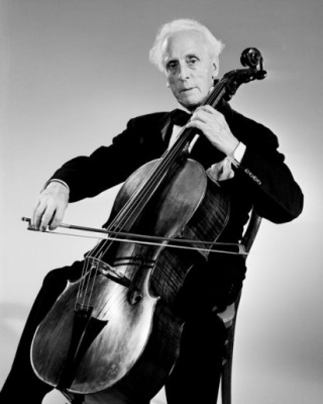 Man playing cello Canvas Art - (24 x 36)