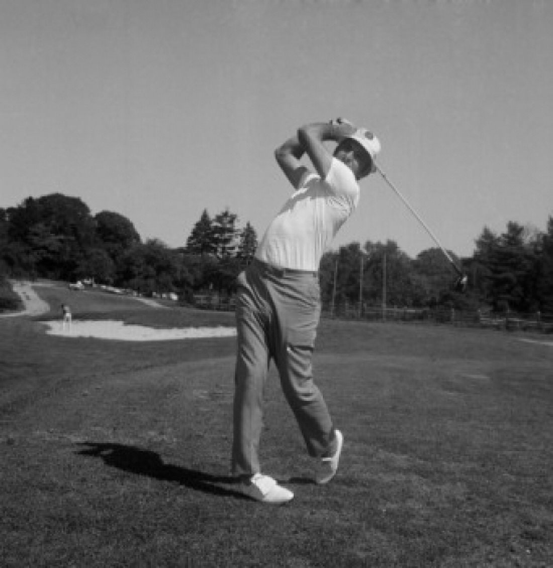 Man playing golf Canvas Art - (24 x 36)