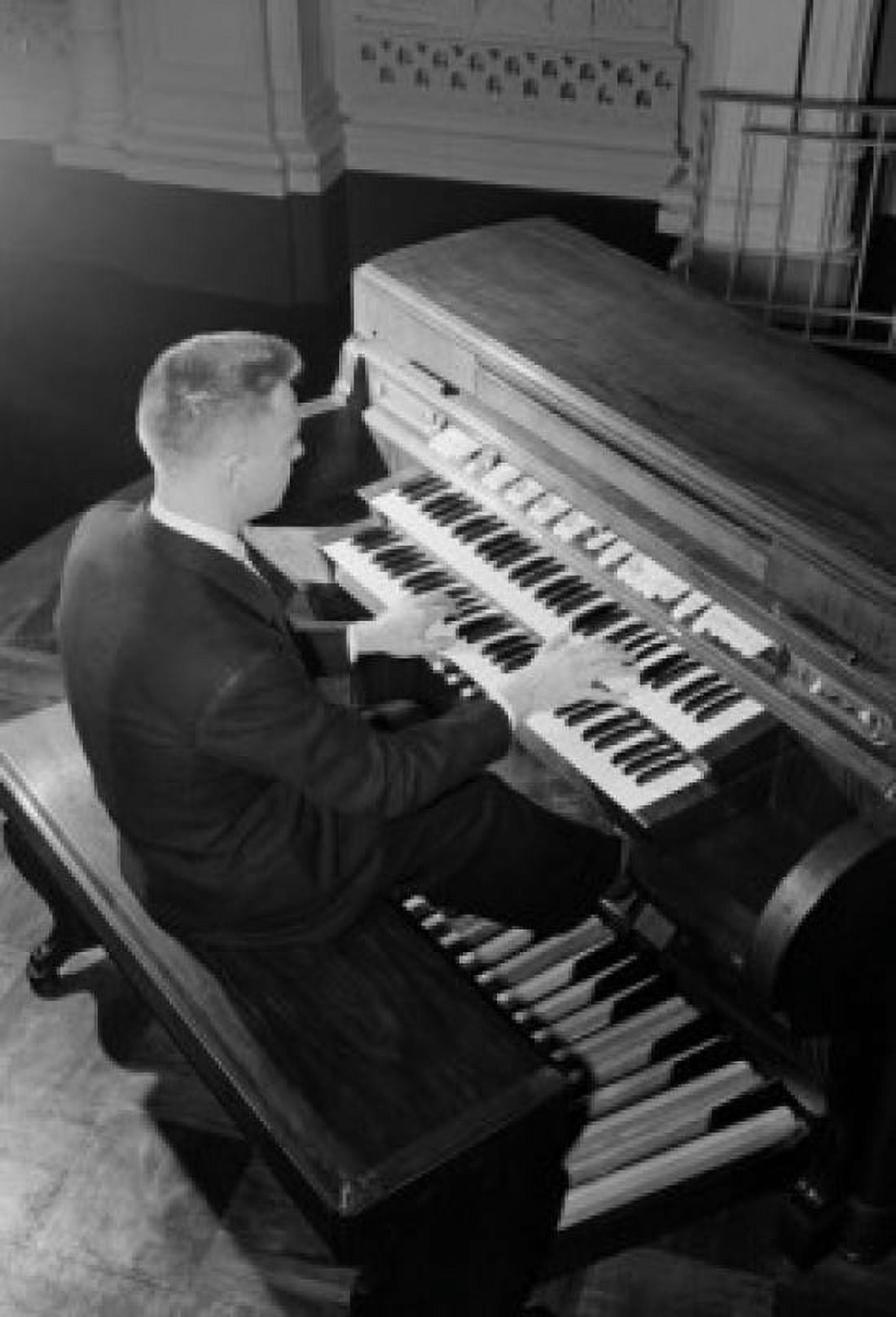 Man playing organ in church Canvas Art - (24 x 36)