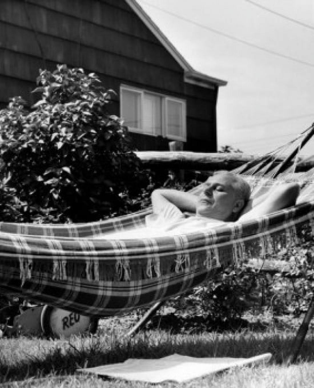Man relaxing in hammock Canvas Art - (18 x 24)