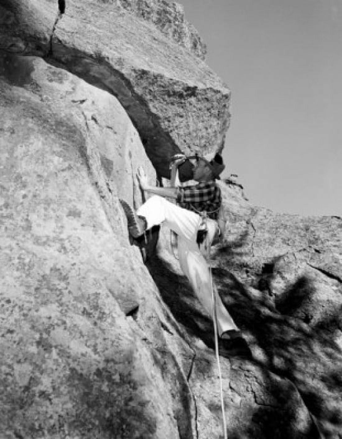 Man rock climbing Canvas Art - (18 x 24)