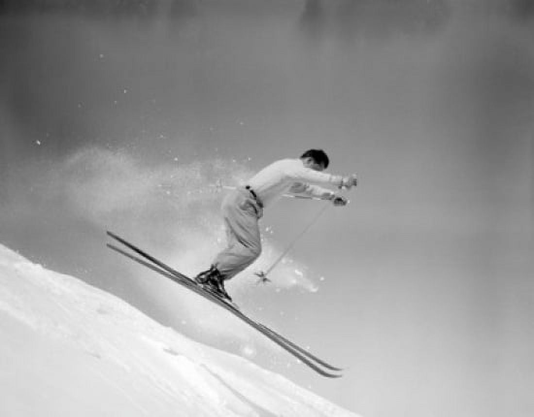Man skiing side view Canvas Art - (18 x 24)
