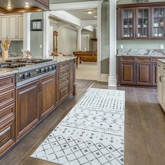 Mandala 2x6 Runner Rug for Hallways, Bedrooms, and Floor - Durable Non Slip Washable Stain Resistant Carpet Runner 2x6 Polyester Material Modern Home Rugs for Farmhouse, Living Room & Kitchen