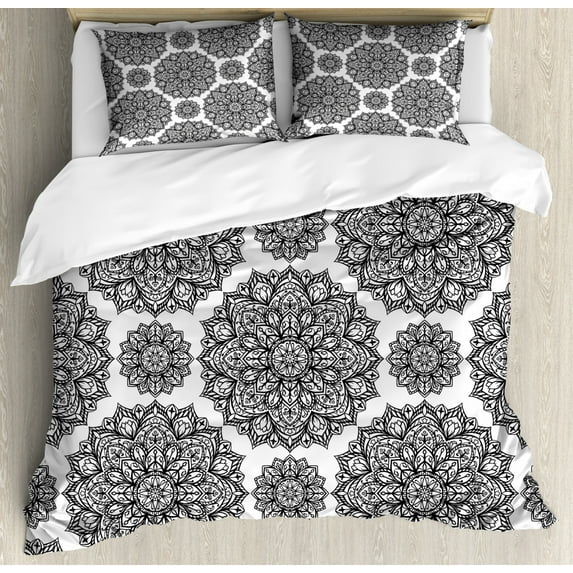 Mandala Duvet Cover Set Queen Size, Symmetrical Oriental Mandala Pattern Asian Ethnic Lace Like Ornamental Design, Decorative 3 Piece Bedding Set with 2 Pillow Shams, Black and White, by Ambesonne
