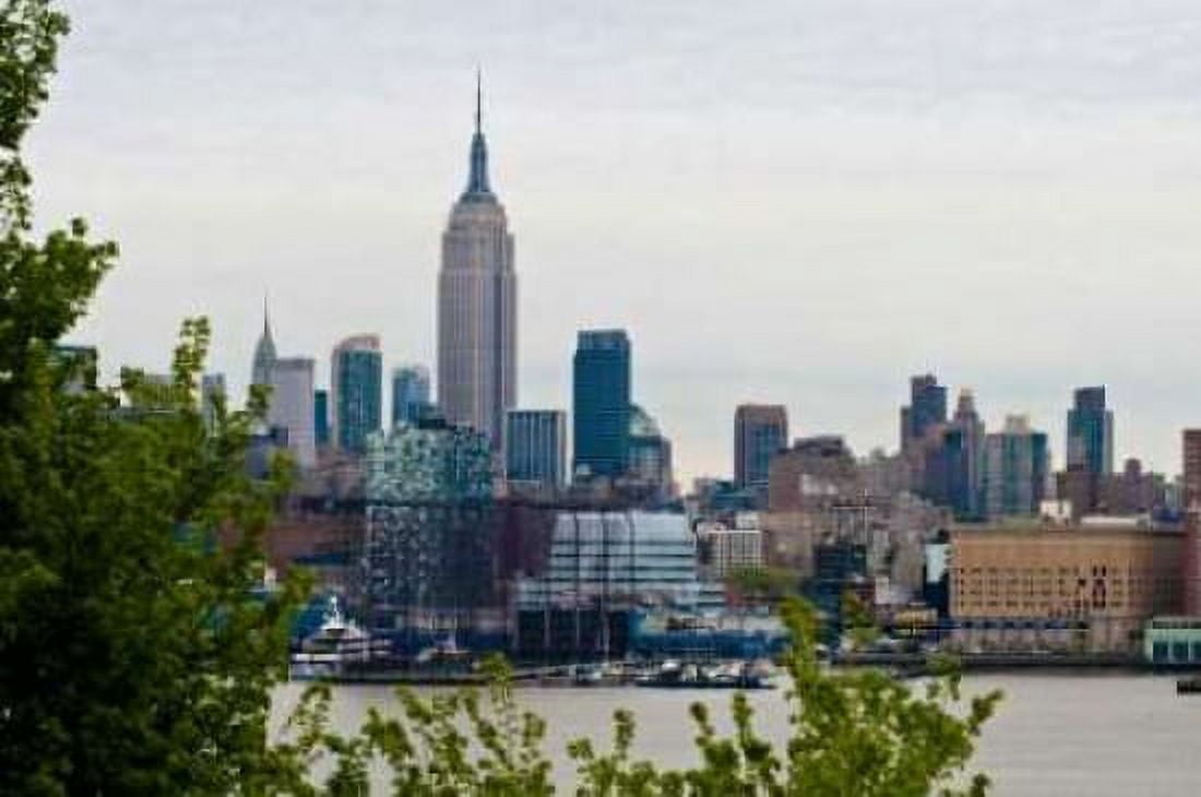 Manhattan Skyline I Canvas Art - Erin Berzel (12 x 18)