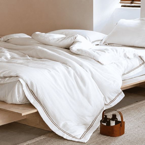 Say Yes Bedding White Spider Lily Duvet Cover Set, 3-Piece King Size Floral Bedding Set with Matching Pillow Shams