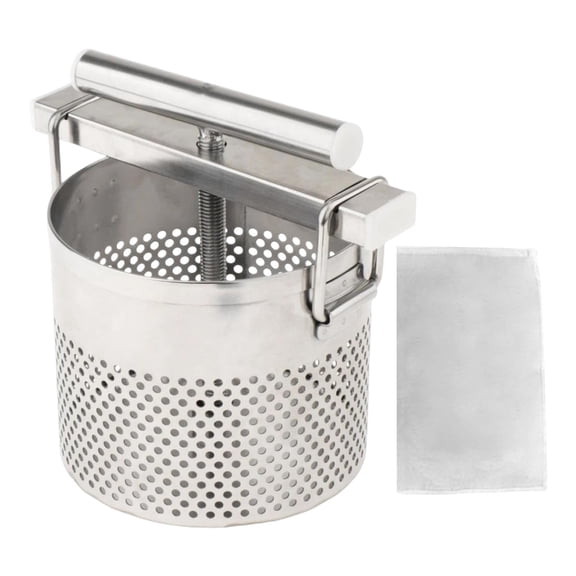 Manual Juices Extractors with Residues Separation Suitable for Food Preparation