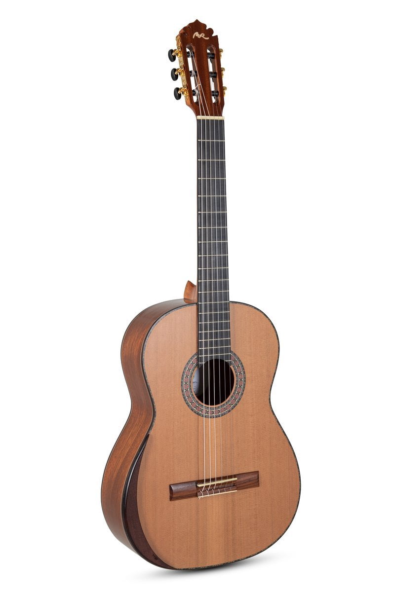 Manuel Rodriguez Classical Guitar Magistral D-C, Cedar/Mahogany 4/4, Armrest